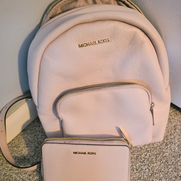 Michael Kors Soft Pink Backpack and Wallet - Picture 1 of 3